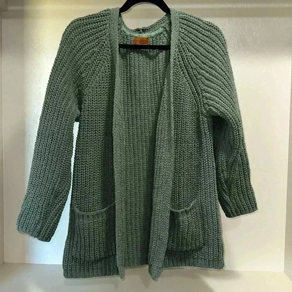 Sweater - Picture 1 of 5